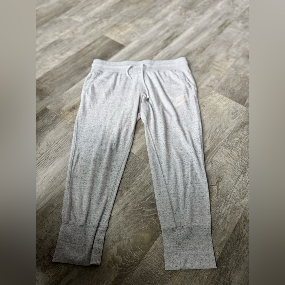 Nike Vintage Club Fleece Sweatpants womens med Gray‎ Jogger Tapered  Sportswear
